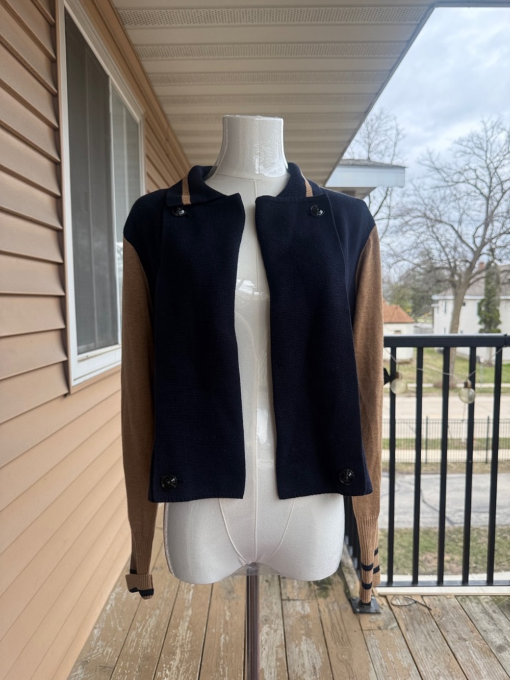 NWOT CAbi Navy and Camel Cropped Blazer